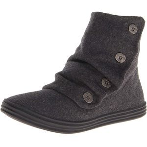 Blowfish Women’s Rabbit Color: Grey 2 Tone Flannel booties (worn twice)